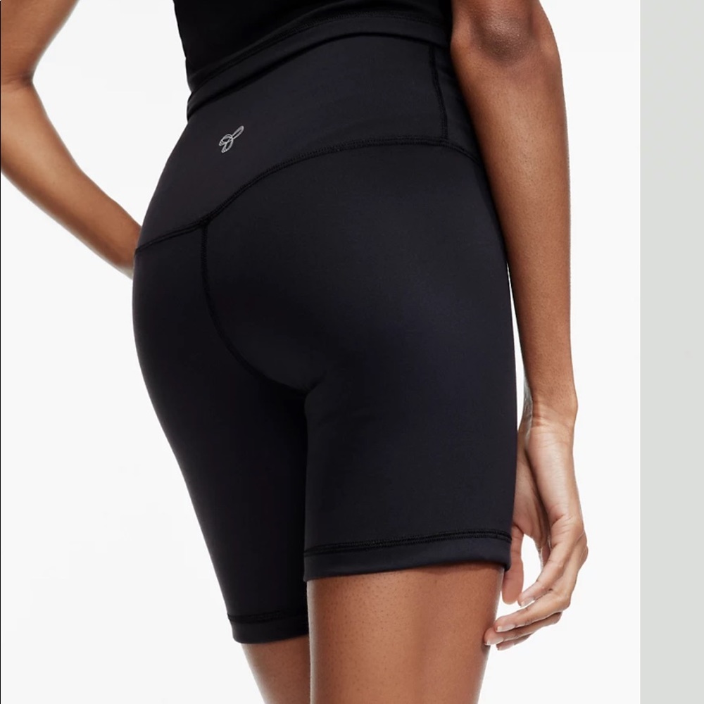 Aritzia TNA Bike Shorts